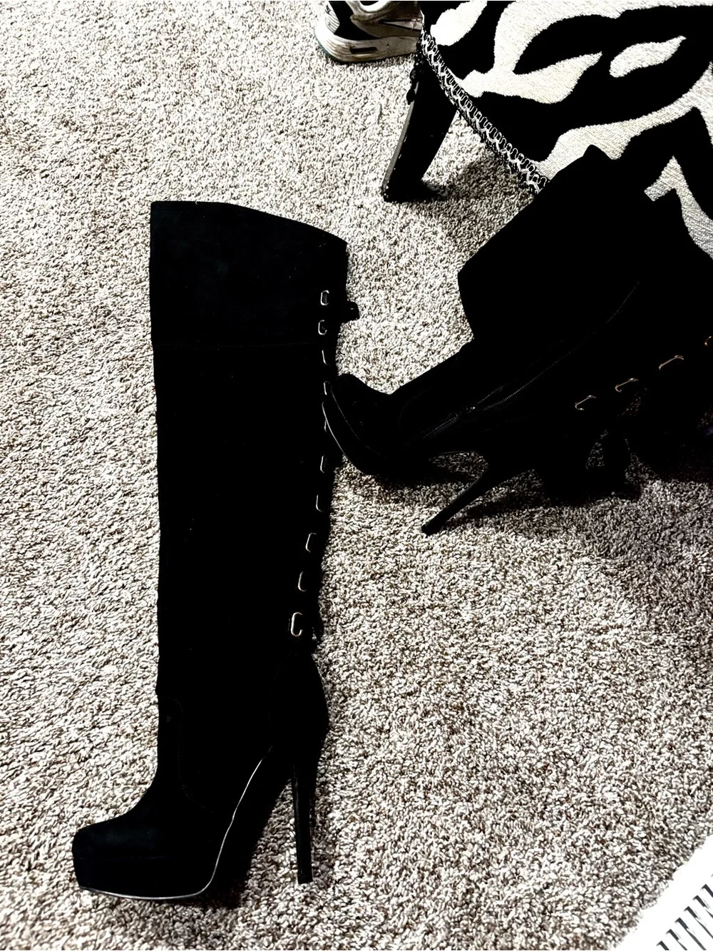 N/A chic black